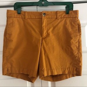 Old Navy Everyday short in tobacco leaf. Size 8